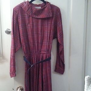 Elegant Plaid Long Sleeve Dress with Belt